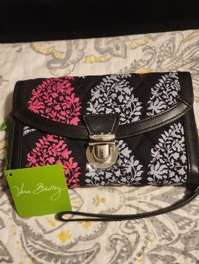 Vera Bradley Quilted Northern Ligjts Wristlet with Pink & Gray Floral Motif